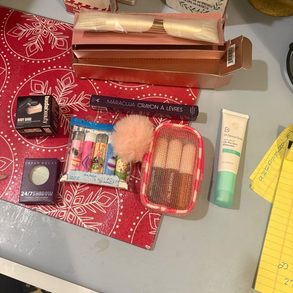 Brand new, still in box variety of makeup/skincare products - Picture 3 of 3